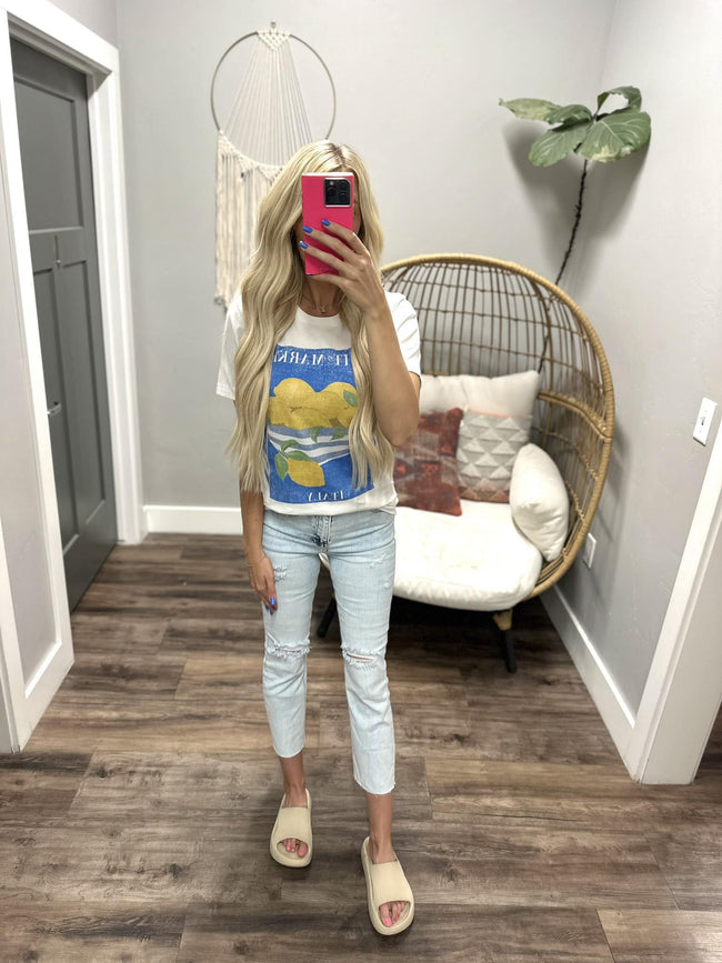 WHITE FRUIT MARKET ITALY GRAPHIC TEE