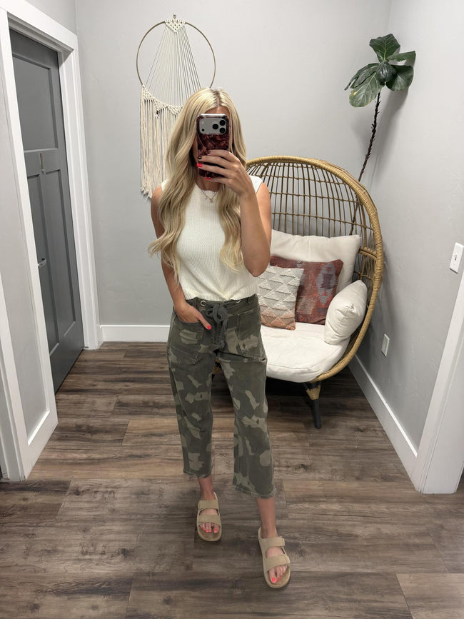 CANDICE CAMO TIE WAIST BARREL JEANS