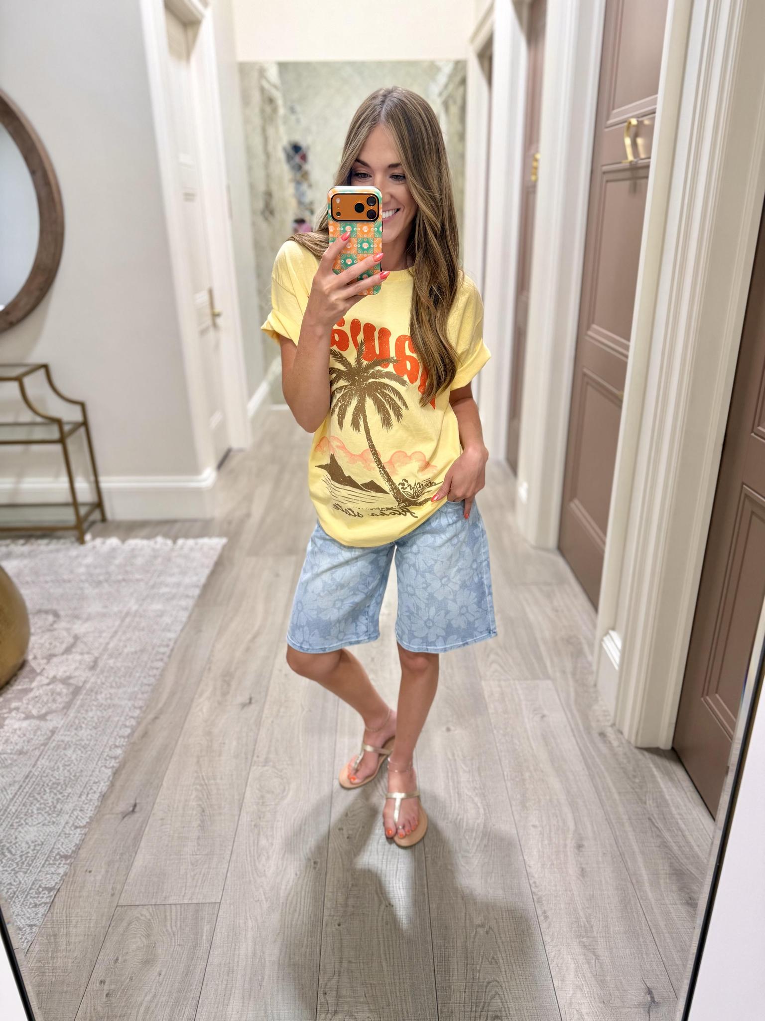 PALE YELLOW HAWAII GRAPHIC TEE