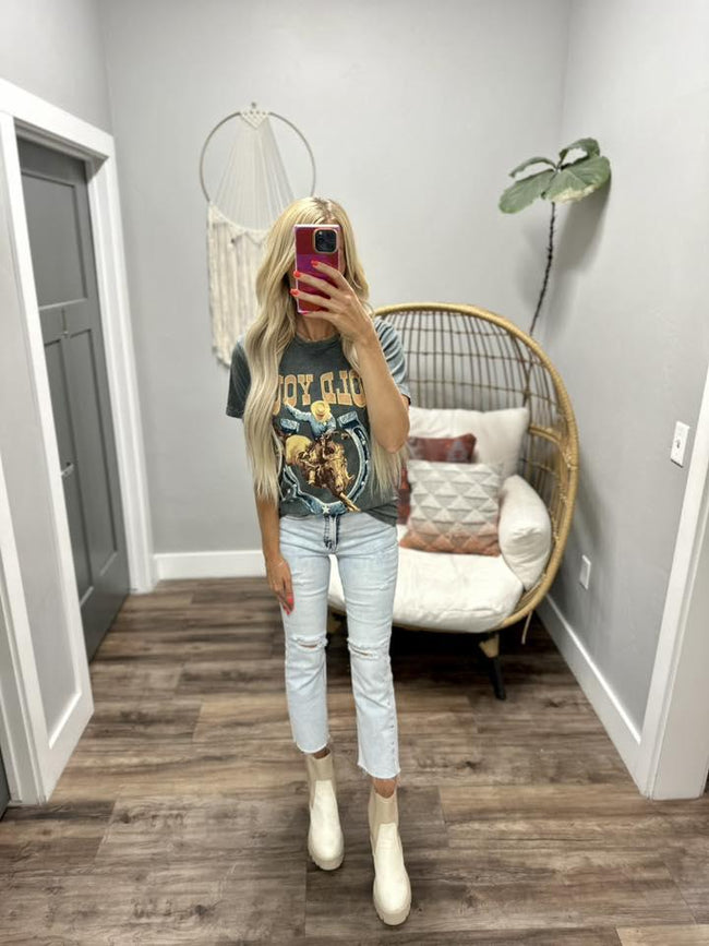 CHARCOAL WASHED HOLD YOUR HORSES GRAPHIC TEE