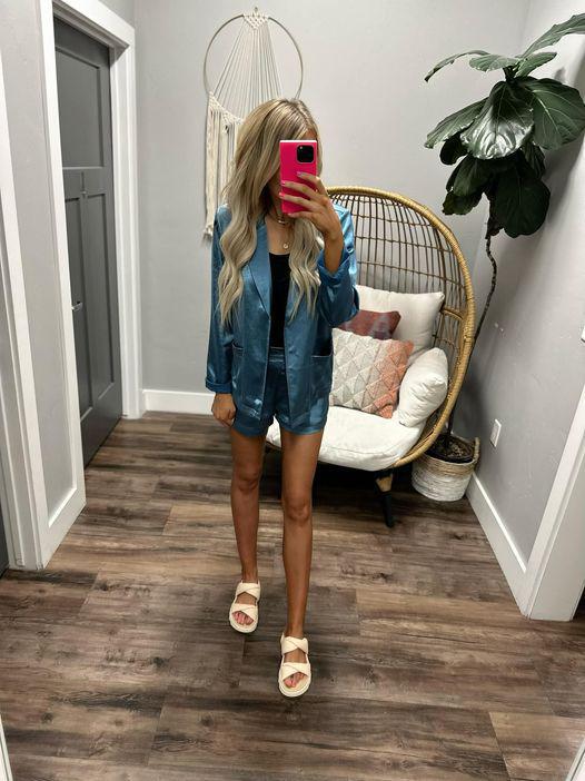 SERENITY SILK BLAZER SHORT DEEP BLUE