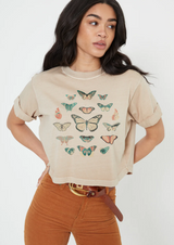 SAND BUTTERFLY GRAPHIC TEE