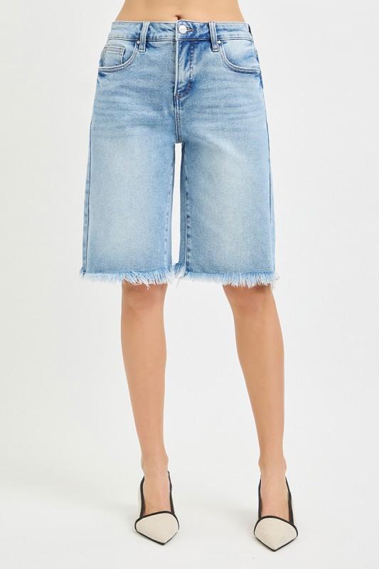 JANDIE LIGHT WASH FRAY BOTTOM DENIM BERMUDA SHORTS