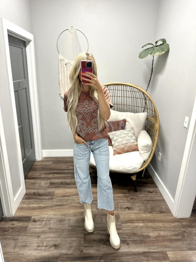 WINE WASHED WESTERN STITCH GRAPHIC TEE