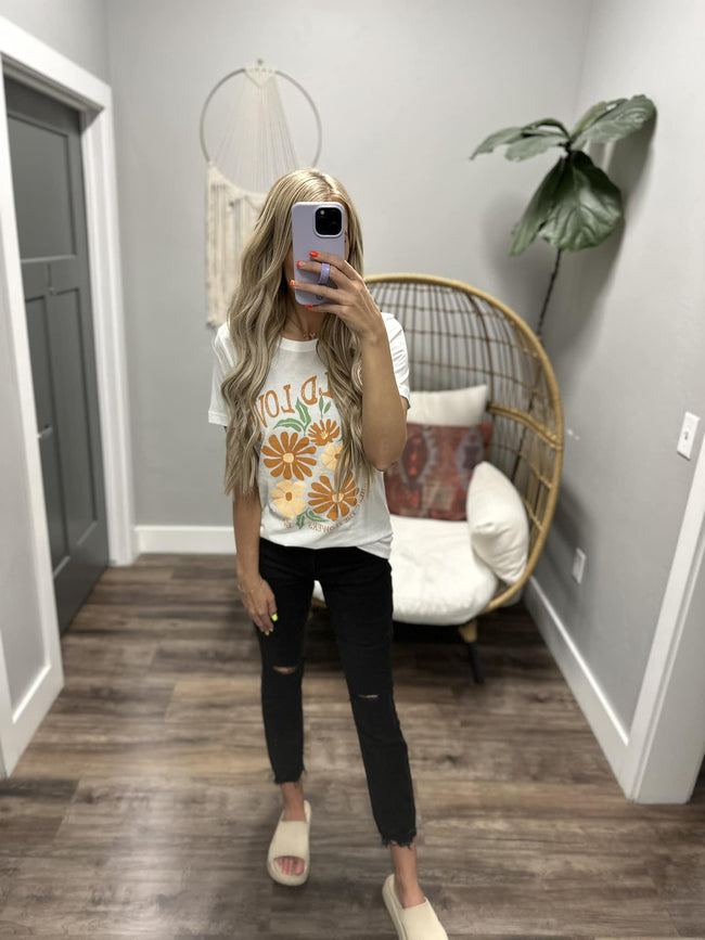 WHITE WILD LOVE GRAPHIC TEE