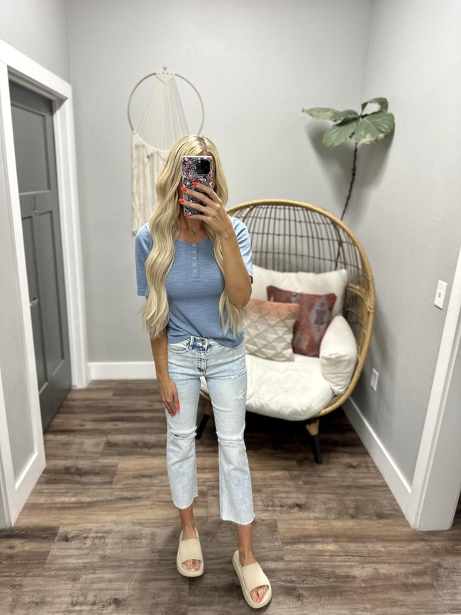 MAGNOLIA BLUE RIBBED HENLEY TOP