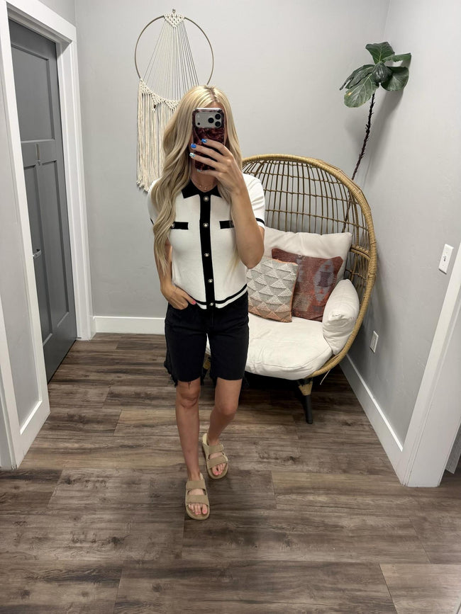ALICE WHITE AND BLACK BUTTON FRONT BLOUSE TOP