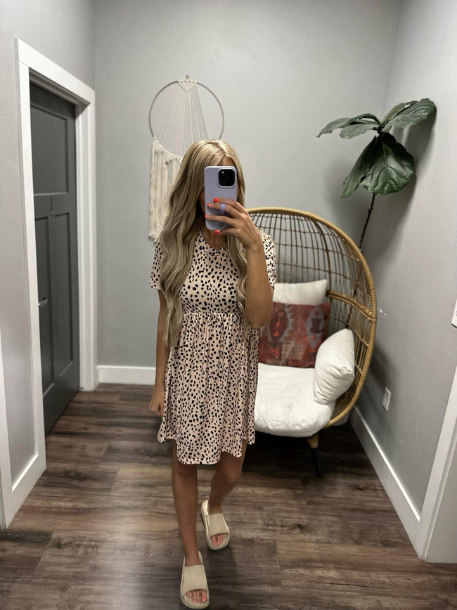 BRE LEOPARD PRINT KNEE LENGTH DRESS