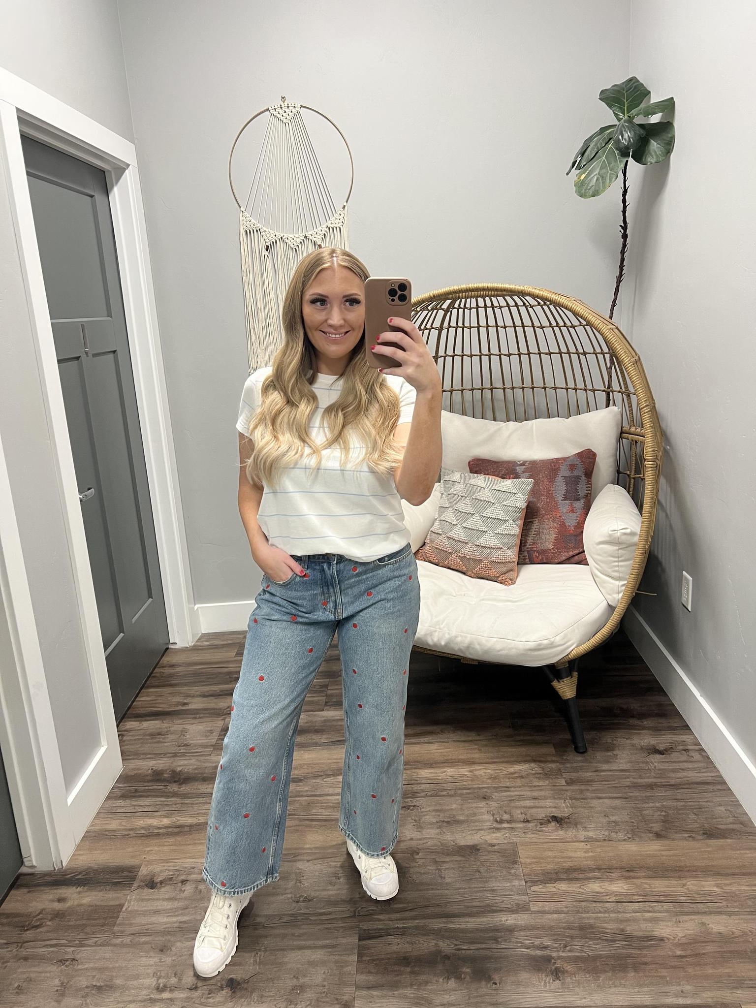 CHILL OUT STRIPE IVORY/BLUE TEE
