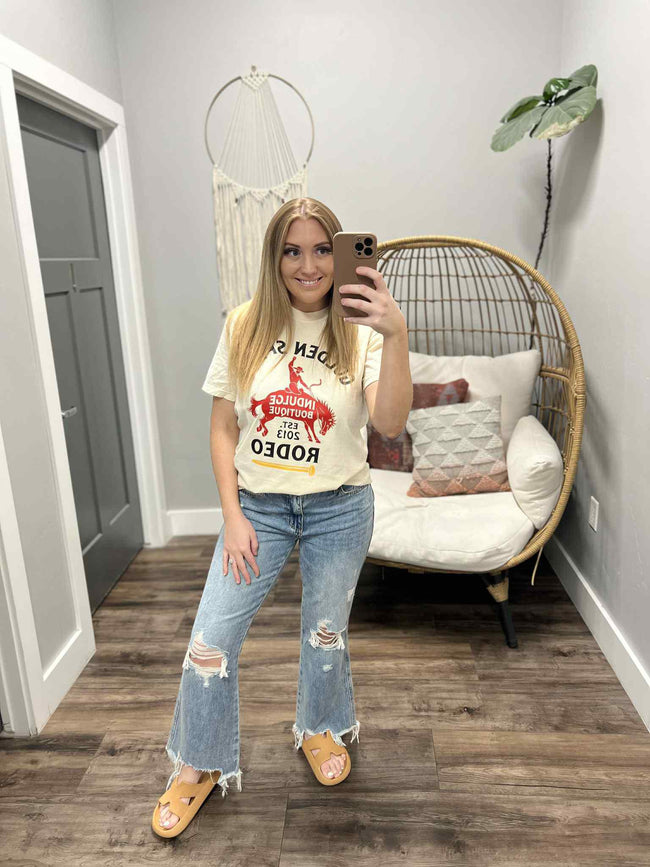 CREAM AND RED GOLDEN SPIKE RODEO TEE