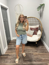 HANNAH OLIVE CRINKLE SHORT SLEEVE TOP