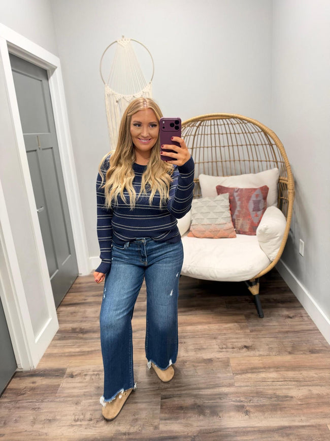 SAMI NAVY IVORY LIGHT WEIGHT SWEATER TOP