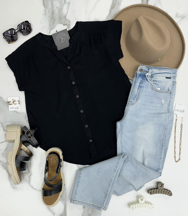 ROYCE BLACK BUTTON UP SHORT SLEEVE BLOUSE