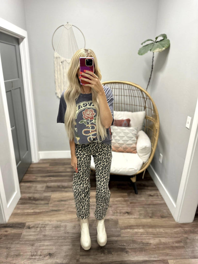 RVCA CHARCOAL ROSE BAGGIE TEE