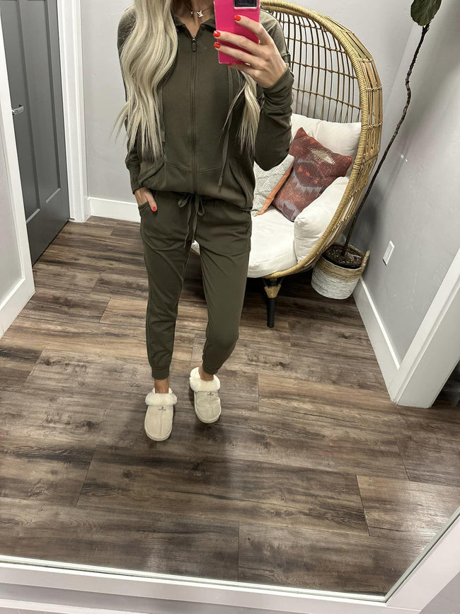 OLIVE RIBBED JOGGER PANT
