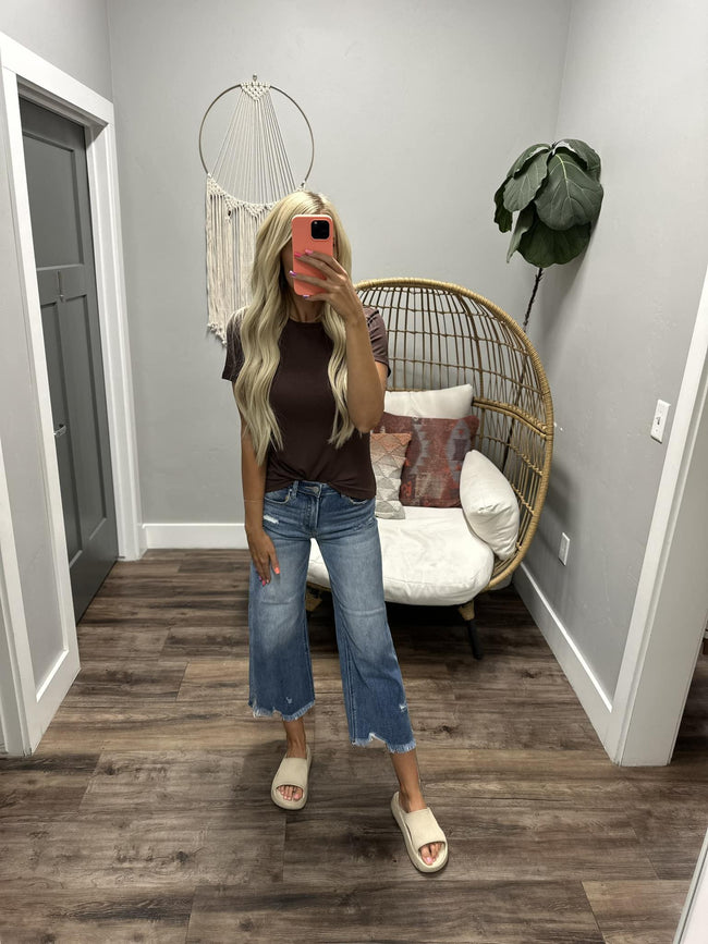 TRUFFLE BROWN BASIC RIBBED SHORT SLEEVE TOP