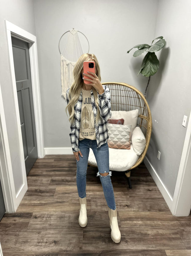 LIZ IVORY AND NAVY PLAID BUTTON UP TOP