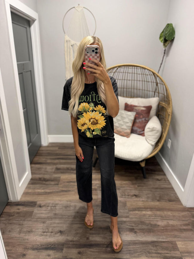 BLACK WASHED SUNFLOWER GRAPHIC TEE