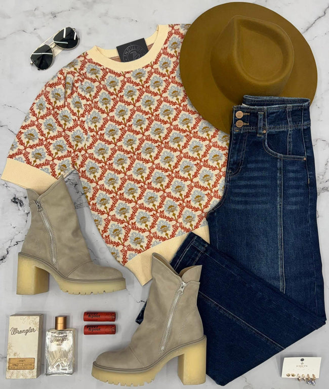 BRADY RUST AND BLUE FLORAL PATTERN SWEATER TOP