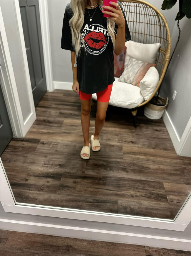 RVCA OVERSIZED KISS KISS TEE