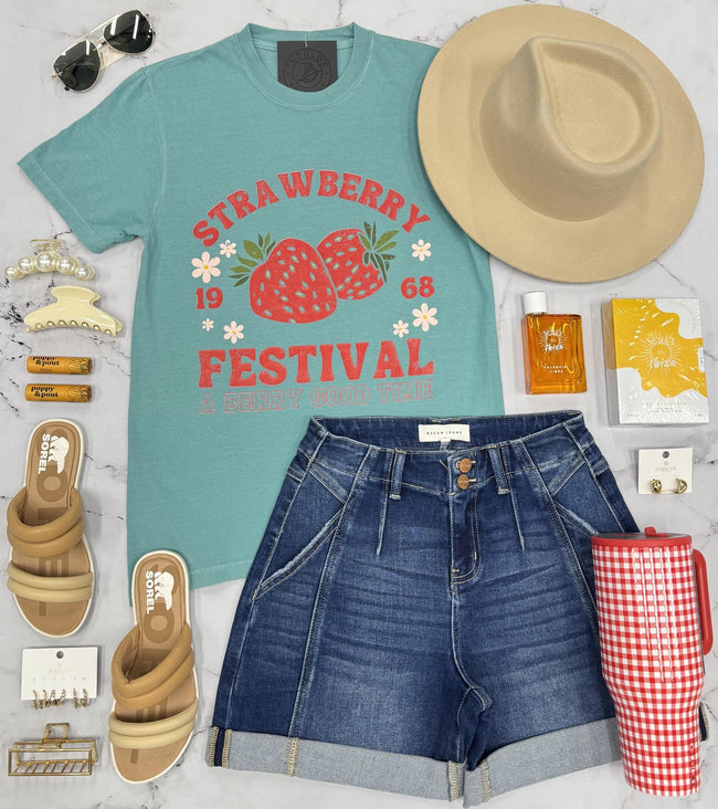 TEAL STRAWBERRY FESTIVAL GRAPHIC TEE