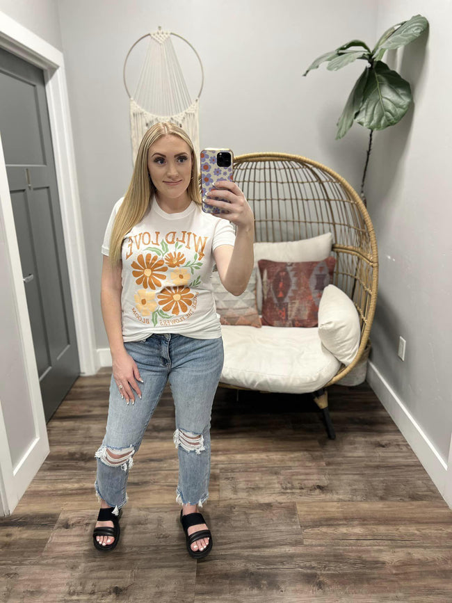 WHITE WILD LOVE GRAPHIC TEE