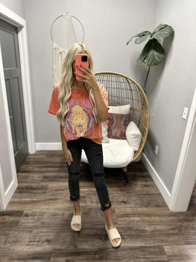 CORAL ROCK N ROLL GRAPHIC TEE