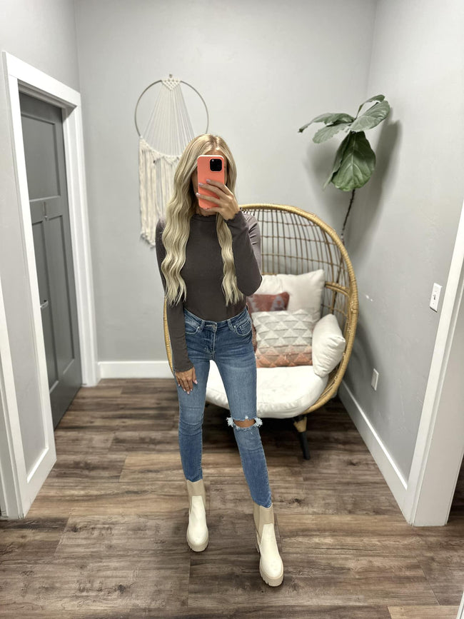 PAIGE BOULDER LONG SLEEVE RIBBED RUFFLE TOP