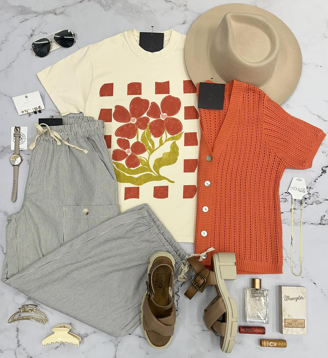 IVORY CHECKERED FLORAL GRAPHIC TEE