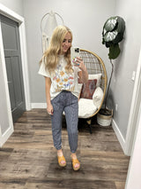 WHITE WILDFLOWERS GRAPHIC TEE