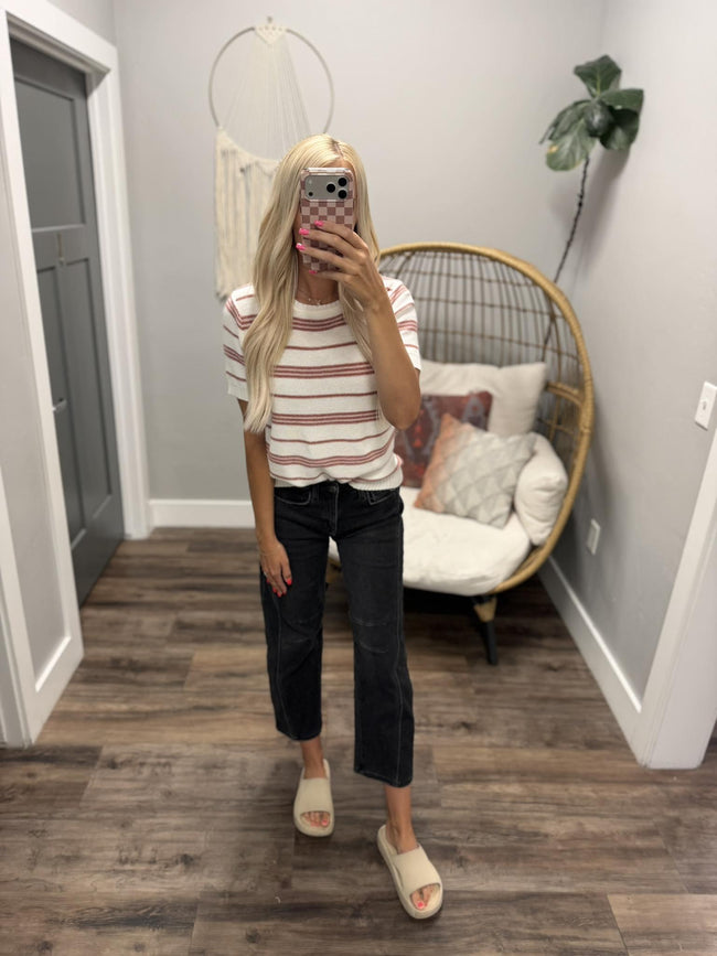 SYDNEE RUST STRIPE SHORT SLEEVE SWEATER TOP