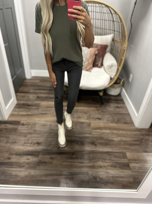 HAYLEE OLIVE RIBBED BASIC TEE
