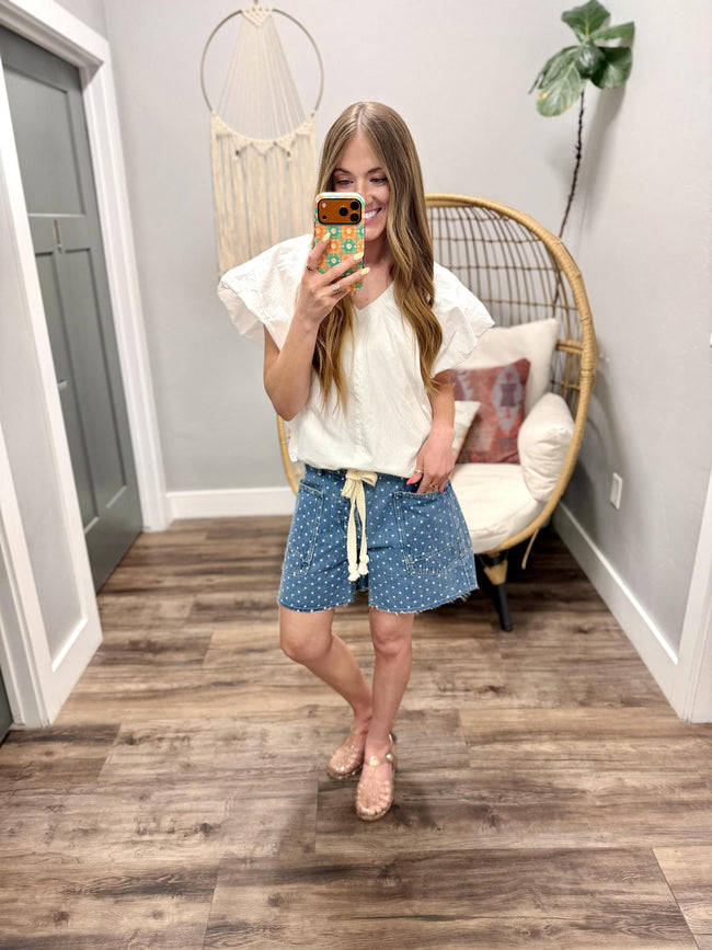 KINZLEY WHITE BUNGEE BLOUSE TOP