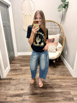 BLACK WANDERLUST GRAPHIC TEE