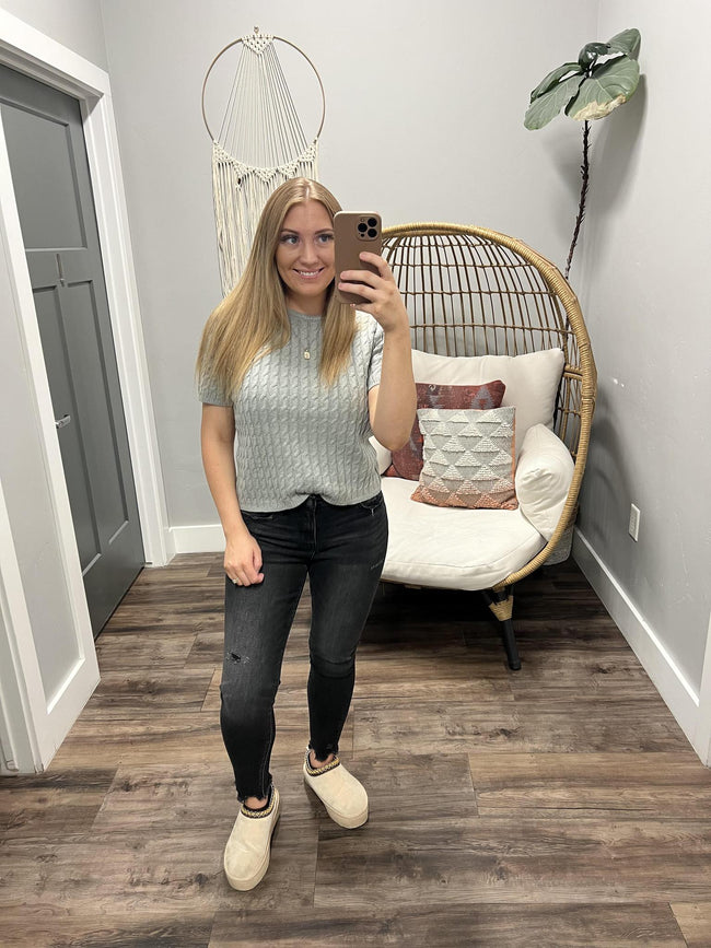 KENLIE HEATHER GREY CABLE SHORT SLEEVE SWEATER TOP