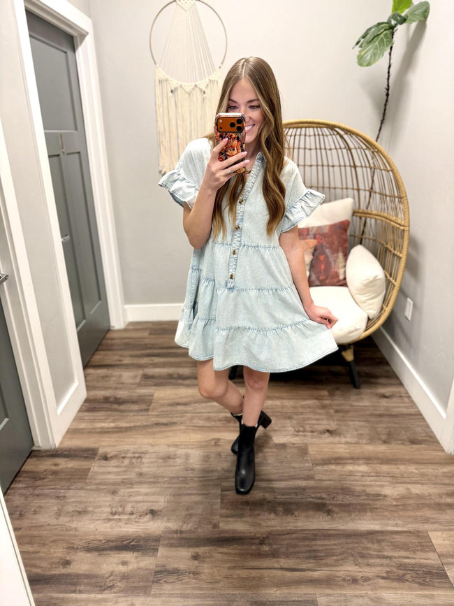 KADANCE CHAMBRAY BUTTON UP SHORT SLEEVE DRESS