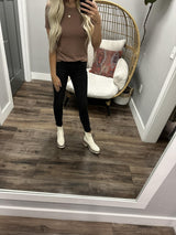 RED BEAN RIBBED BASIC TEE