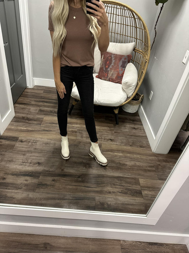 RED BEAN RIBBED BASIC TEE