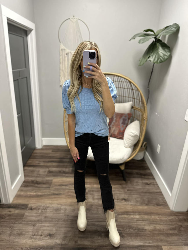BLUE DAISY EYELET SHORT SLEEVE BLOUSE