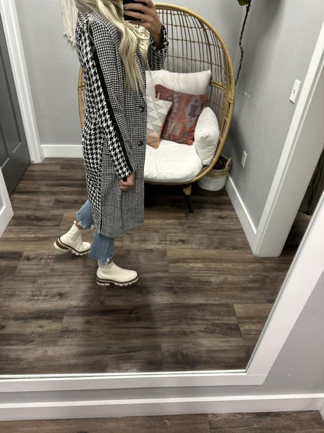 BUSINESS AS USUAL BLACK AND WHITE HOUNDSTOOTH LONG JACKET
