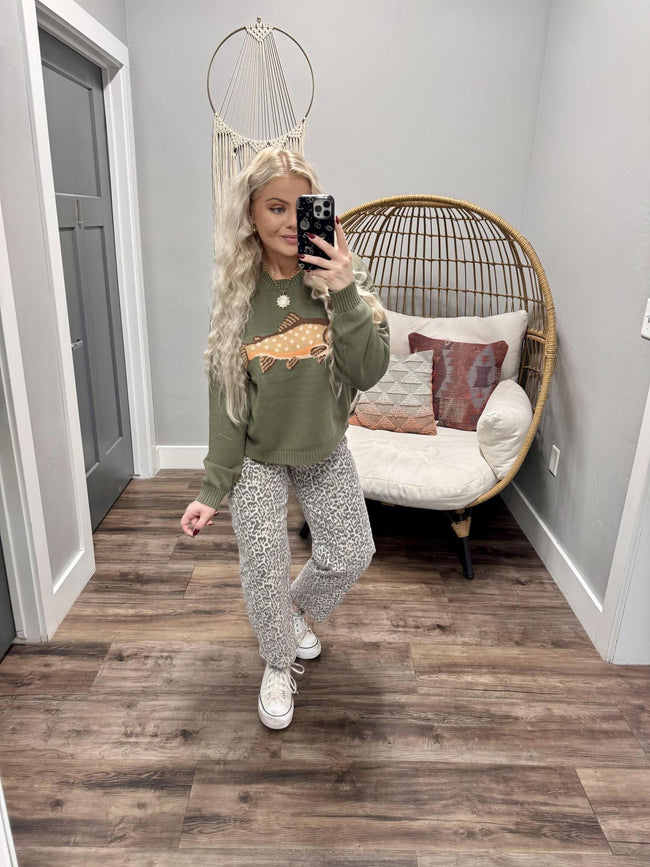 OLIVE FISH KNIT SWEATER TOP