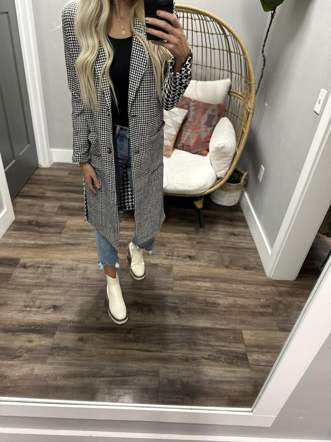 BUSINESS AS USUAL BLACK AND WHITE HOUNDSTOOTH LONG JACKET