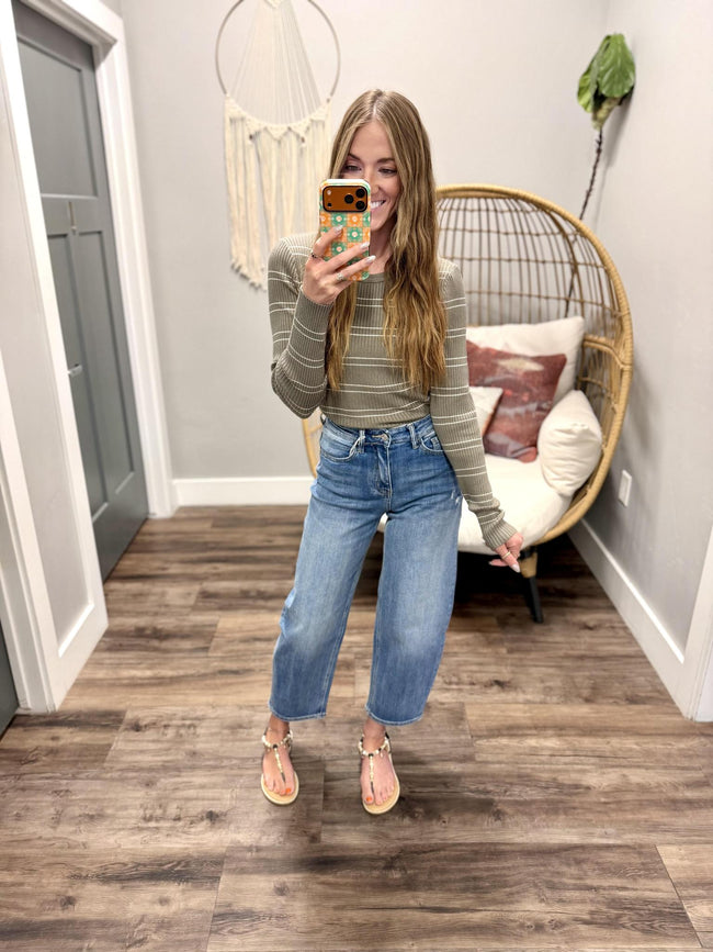 SAMI OLIVE STRIPE LIGHT WEIGHT SWEATER TOP