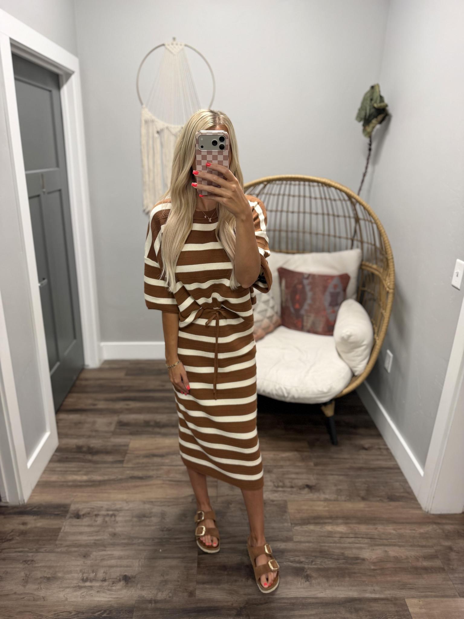 LIZZY CAMEL IVORY SHORT SLEEVE SWEATER TOP