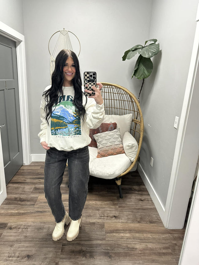 WHITE BANFF CREW SWEATSHIRT