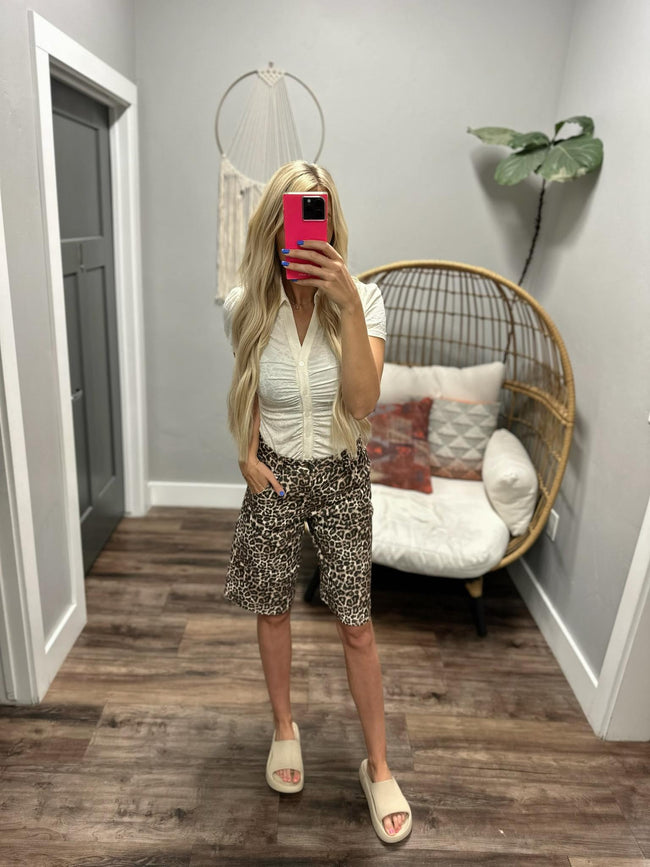 CHRISHELL CREAM TEXTURE BUTTON UP BLOUSE TOP
