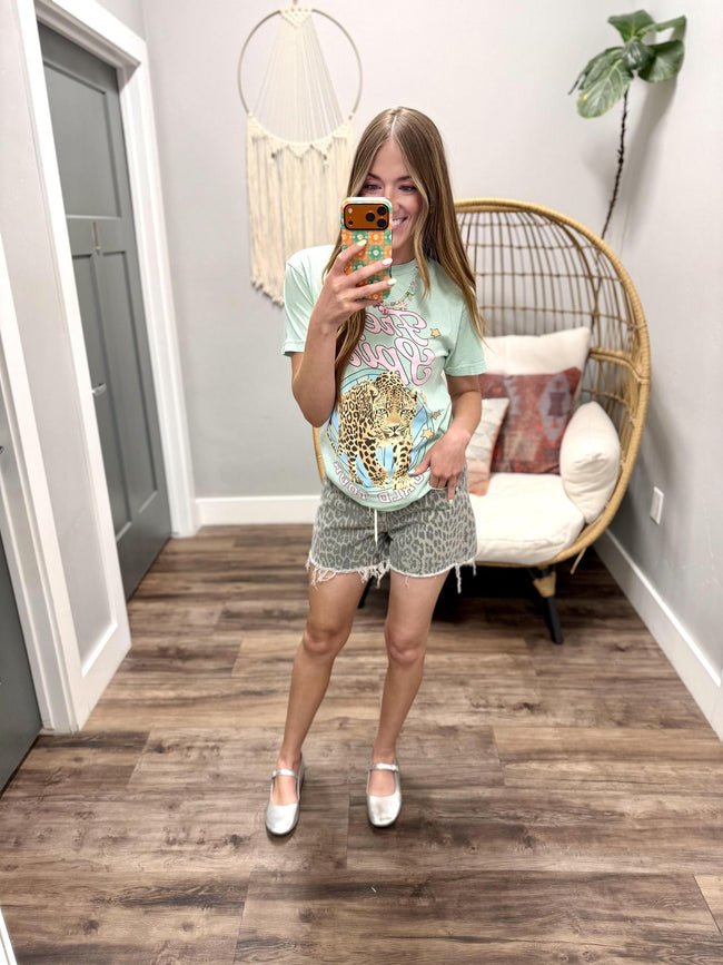 MINT WASHED FREE SPIRIT GRAPHIC TEE