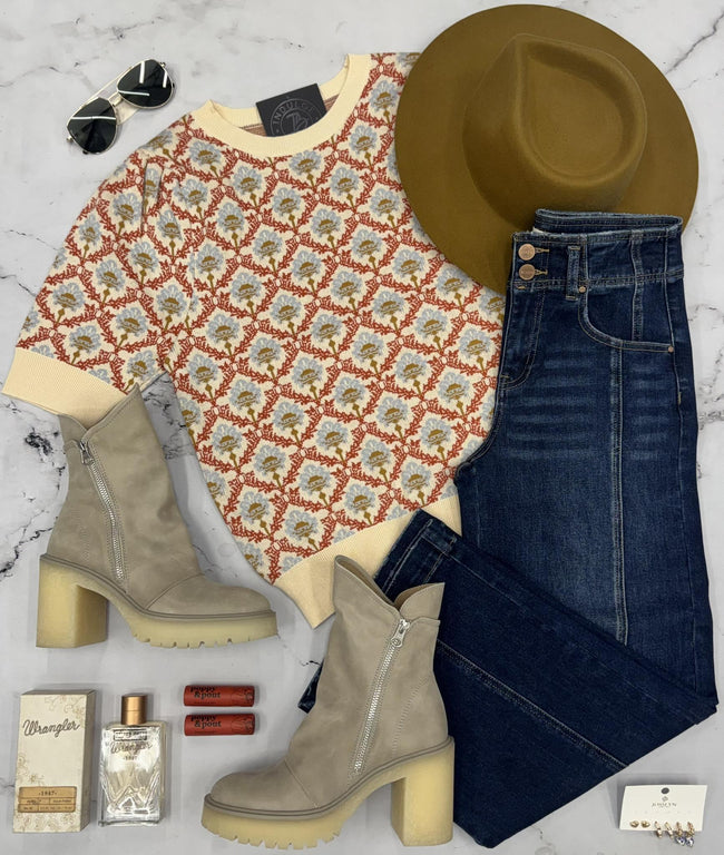 BRADY RUST AND BLUE FLORAL PATTERN SWEATER TOP