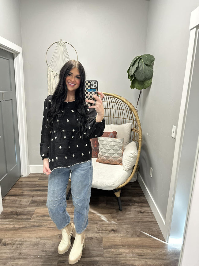 BRYNLIE BLACK AND WHITE EMBROIDERED FLORAL BLOUSE TOP