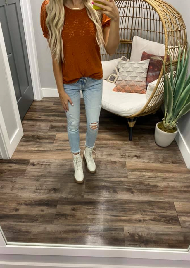 RUST EYELET PUFF SLEEVE TOP